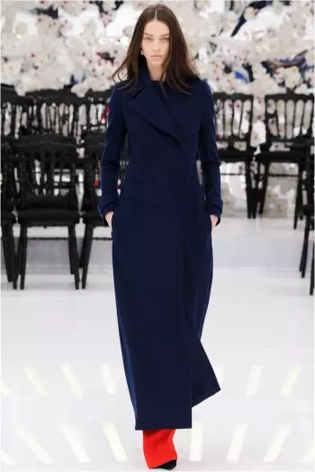 Dior's coutureshow najaar 2014 maakt een reis door tijd en ruimte