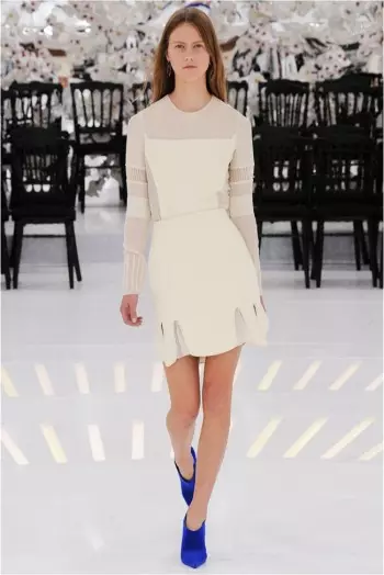 Dior's Fall 2014 Couture Show-ը ճամփորդում է ժամանակի և տարածության մեջ