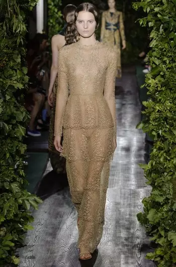 Valentino mostra Goddess Couture para o outono