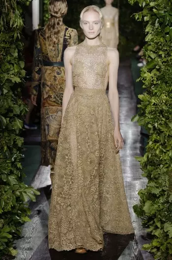 Valentino akuwonetsa Goddess Couture for Fall