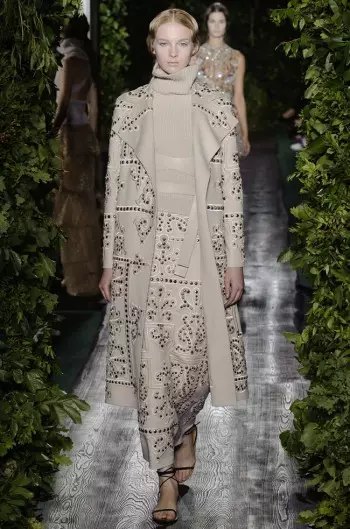 Valentino toant Goddess Couture foar Fall