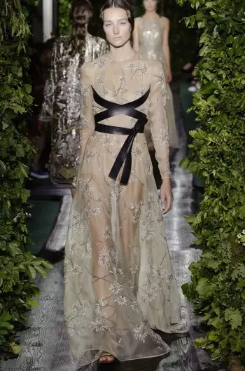 Gipakita ni Valentino ang Goddess Couture for Fall