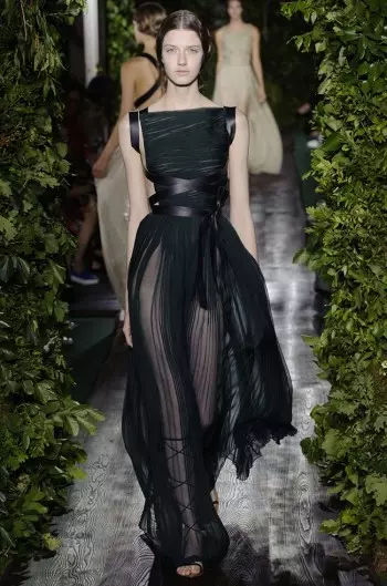 Valentino toant Goddess Couture foar Fall