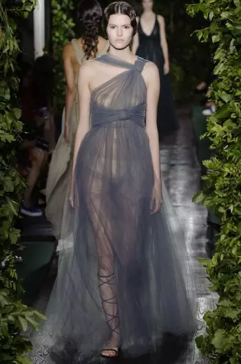 Valentino akuwonetsa Goddess Couture for Fall