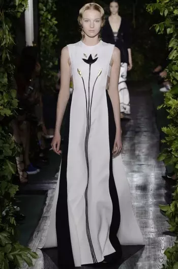 Valentino muestra Goddess Couture para el otoño