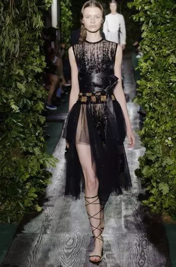 Valentino ukazuje Goddess Couture for Fall