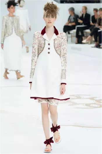 Chanel urang ragrag 2014 Couture Tembongkeun Gets Sculptural