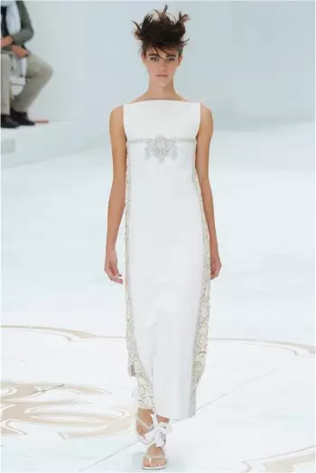 Chanel's Fall 2014 Couture Show මූර්තිමත් වේ