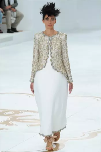 Chanel lub caij nplooj zeeg 2014 Couture Show Tau Sculptural