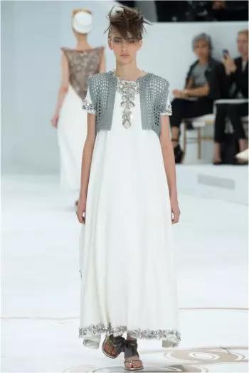 Chanel se herfs 2014 Couture Show word beeldhouwerk