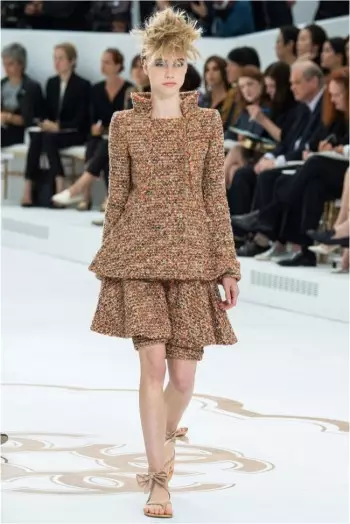 Восеньскі паказ моды Chanel 2014 набывае скульптурны характар