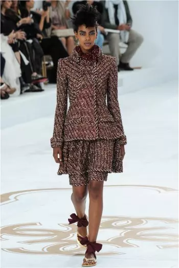 I-Chanel's Fall 2014 Couture Show Gets Sculptural