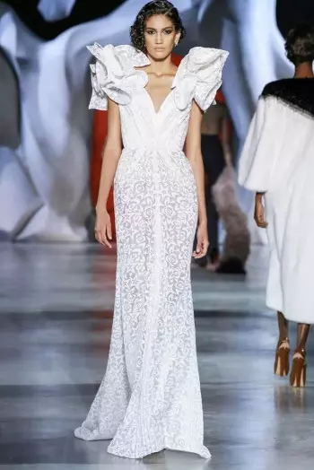 Ulyana Sergeenko yn Creu Couture Chwyldroadol ar gyfer Fall 2014