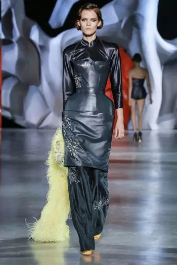 Ulyana Sergeenko krijon Couture Revolucionare për Vjeshtën 2014