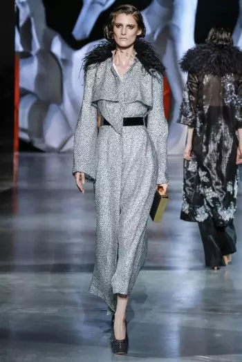 Si Ulyana Sergeenko Naghimo og Rebolusyonaryong Couture alang sa Fall 2014