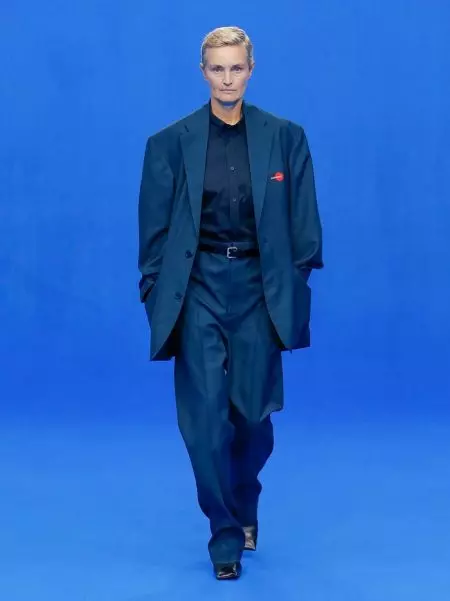 Balenciaga célèbre le workwear pour le printemps 2020