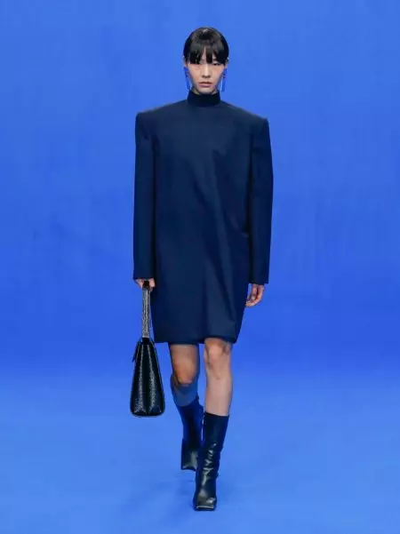 Balenciaga празнува работно облекло за пролетта на 2020 г