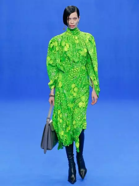 Balenciaga celebra a roupa de traballo para a primavera de 2020