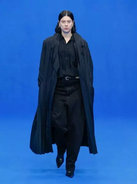 Ipinagdiriwang ng Balenciaga ang Workwear para sa Spring 2020