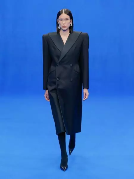 Balenciaga празнува работно облекло за пролетта на 2020 г