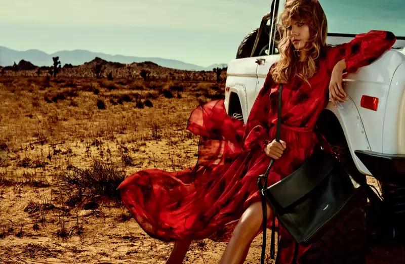 Maryna Linchuk Meesters Woestynstyl in Vogue Japan Editorial