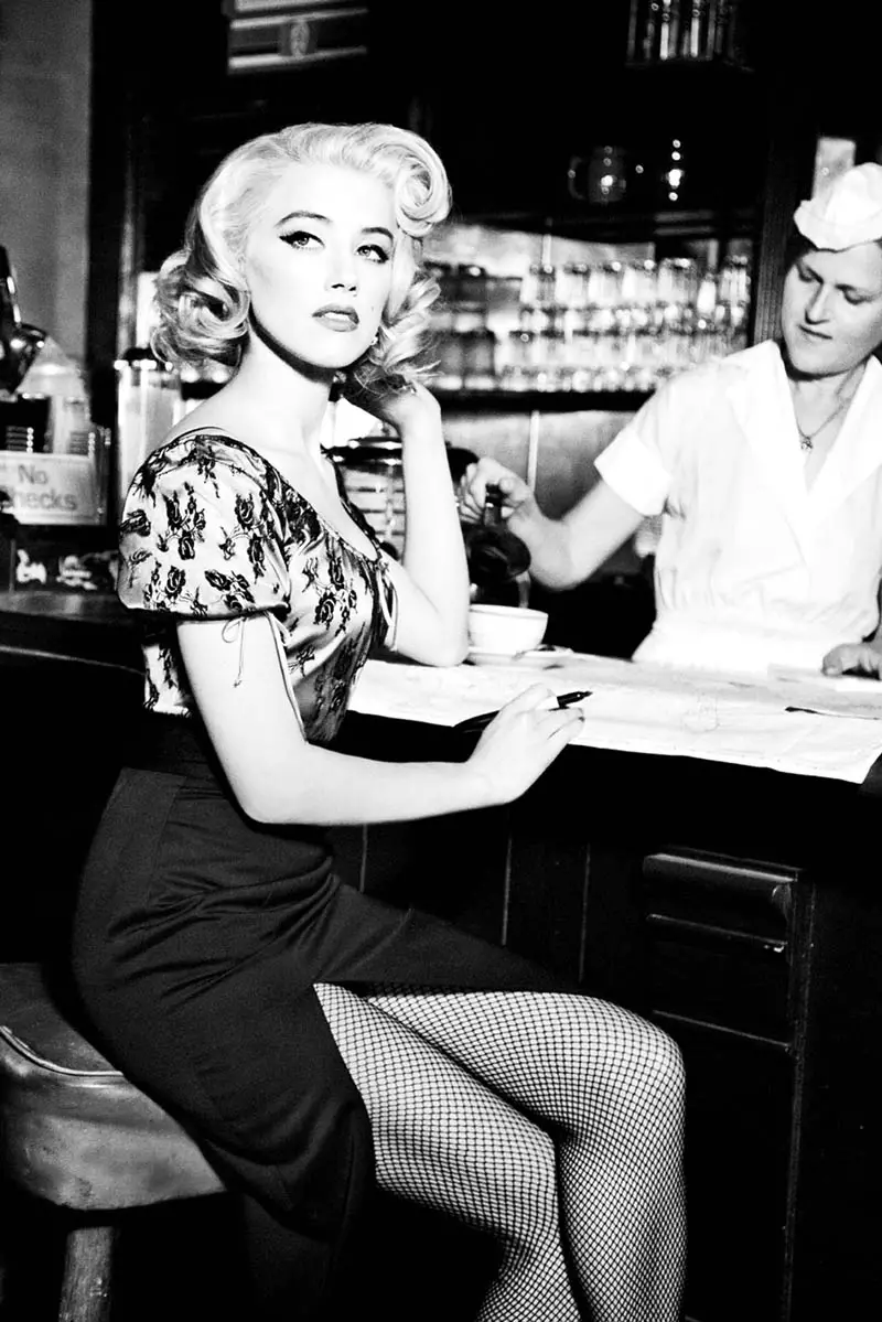 Asmatu 2011ko udazkeneko kanpaina | Amber Heard Ellen von Unwerth-en eskutik