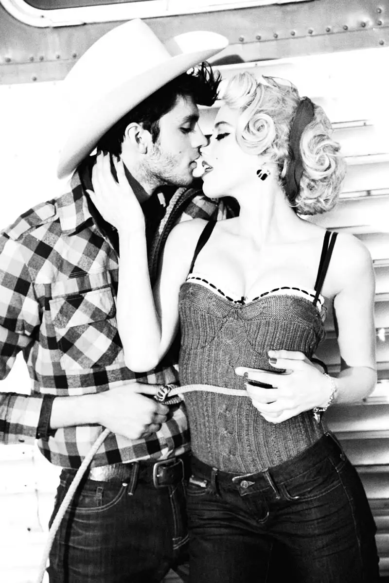 Devine Kanpay Otòn 2011 | Amber Heard pa Ellen von Unwerth