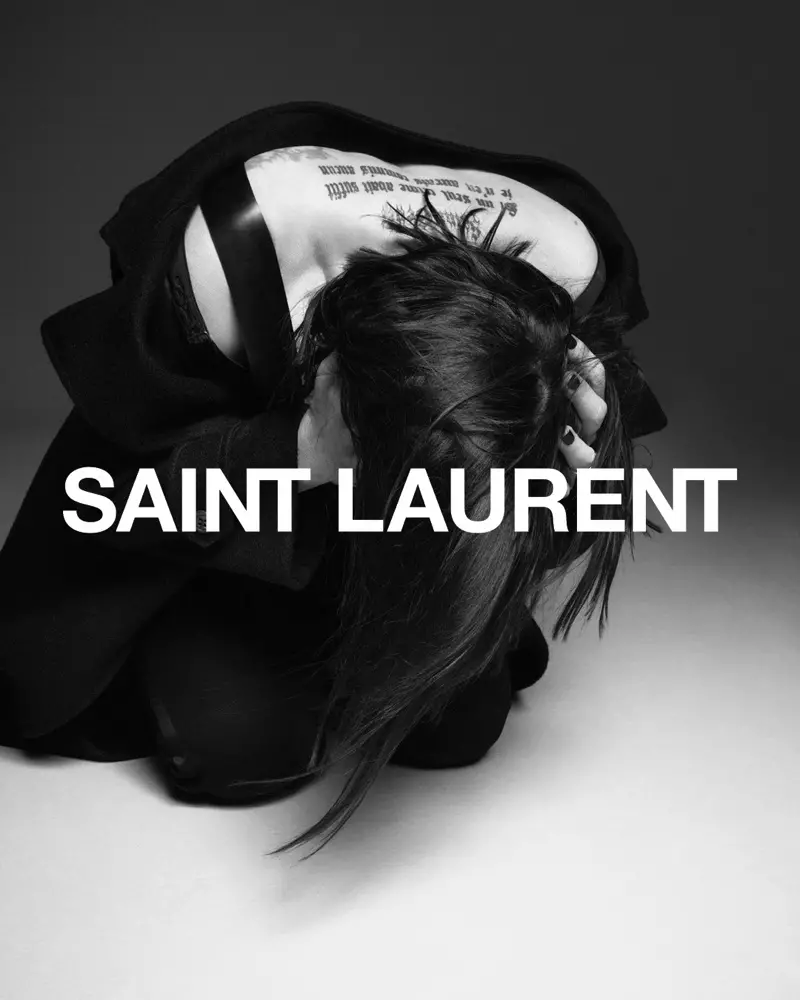 Saint Laurent ເປີດຕົວແຄມເປນລະດູໃບໄມ້ຫຼົ່ນ 2021.