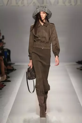 Max Mara’s Leisurely, 70s Inspired Spring 2015