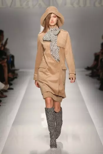 Max Mara’s Leisurely, 70s Inspired Spring 2015