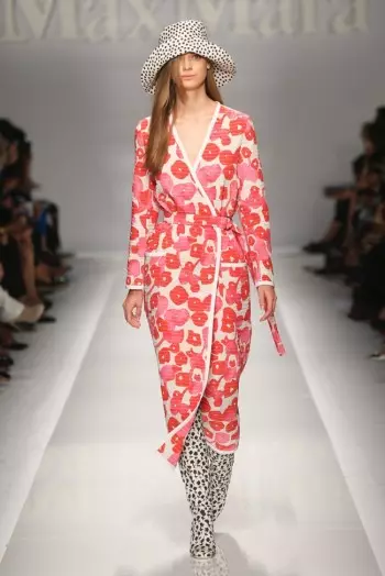 Max Mara’s Leisurely, 70s Inspired Spring 2015