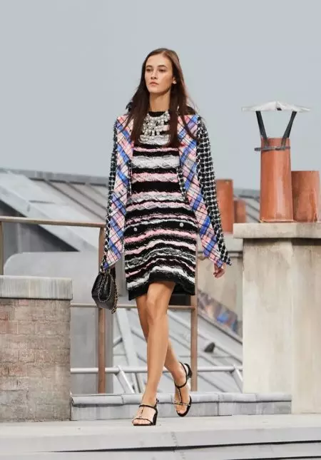 Chanel Liveras Modernajn Klasikaĵojn por Printempo 2020