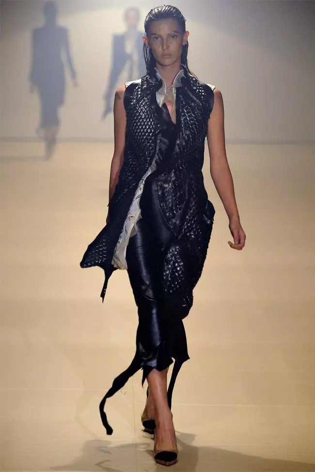 Thierry Mugler orisun omi 2012 | Paris Fashion Osu | Oju-iwe 3