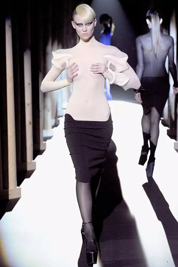 Thierry Mugler Fall 2011 | Pari Paris moda hepdeligi