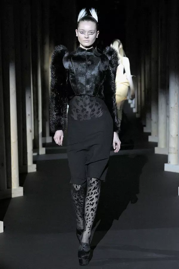 Thierry Mugler Otòn 2011 | Semèn alamòd Paris