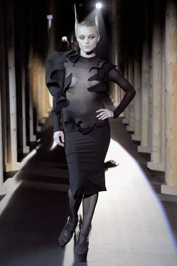 Thierry Mugler Fall 2011 | Il-Ġimgħa tal-Moda ta’ Pariġi