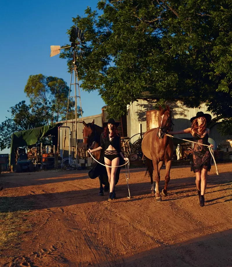 Tiah & Simone mennen chwal pou moman cowgirl pafè a