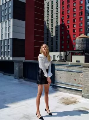 Lindsay Ellingson tekur á sig fall fyrir forsíðusögu L'Officiel Turkey í september