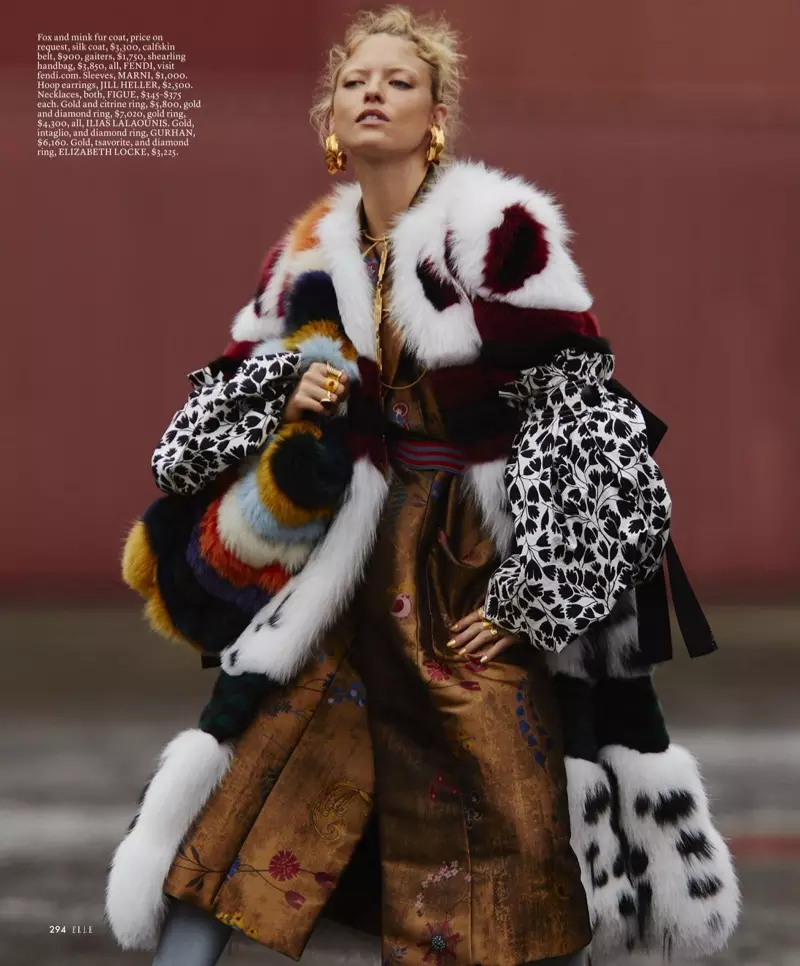 模特 Martha Hunt 身著 Fendi 皮草和絲綢大衣，搭配 Marni 袖子