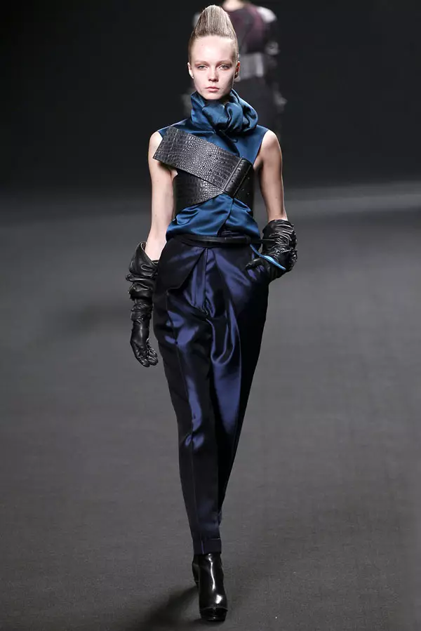 Haider Ackermann Fall 2011 | Wiki ya Mitindo ya Paris