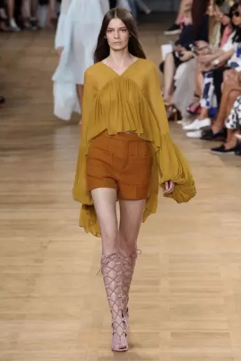 Chloé s'attaque au folklore pour le printemps 2015