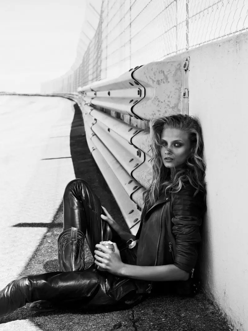 Anna Selezneva Rocks Biker Style pre Vogue Paris, november 2012, Lachlan Bailey