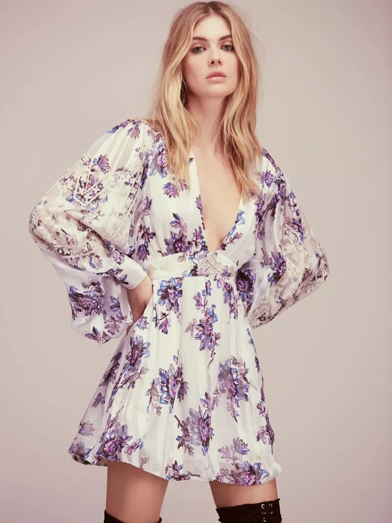 Šaty Free People Midnight Blooms s kvetinovou potlačou