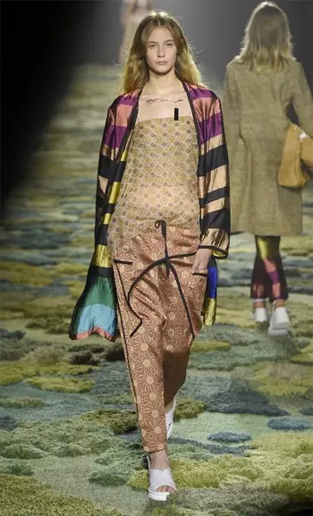 Dries Van Noten پسرلی 2015: فیشن بیرته طبیعت ته ځي