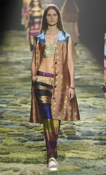 Dries Van Noten ฤดูใบไม้ผลิ 2015: แฟชั่นกลับสู่ธรรมชาติ