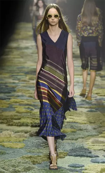 Dries Van Noten Spring 2015: Ang Fashion Mibalik sa Kinaiyahan