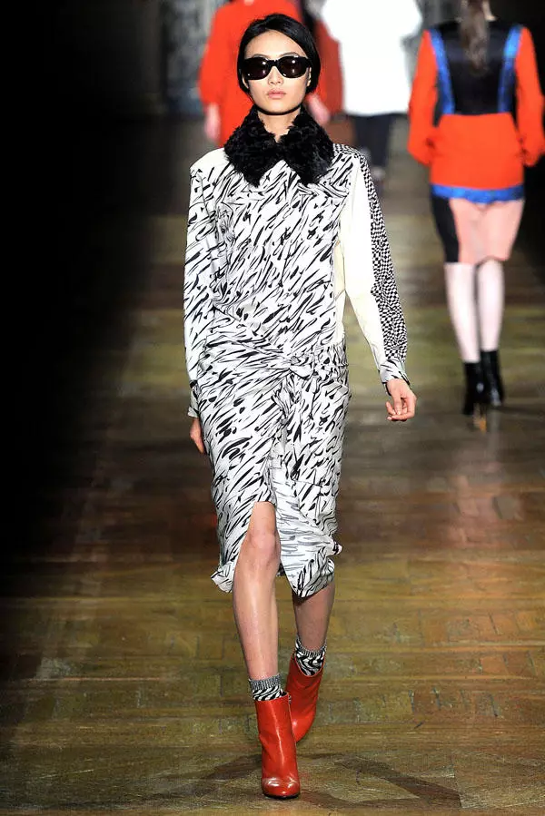 Kuma Van Noten Yaguye 2011 | Icyumweru cyimyambarire ya Paris