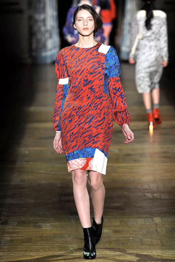 Dries Van Noten Fall 2011 | ပဲရစ်ဖက်ရှင်ရက်သတ္တပတ်