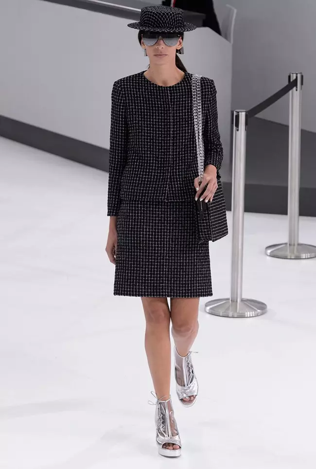 ลุคจากคอลเลกชั่น Spring 2016 ของ Chanel