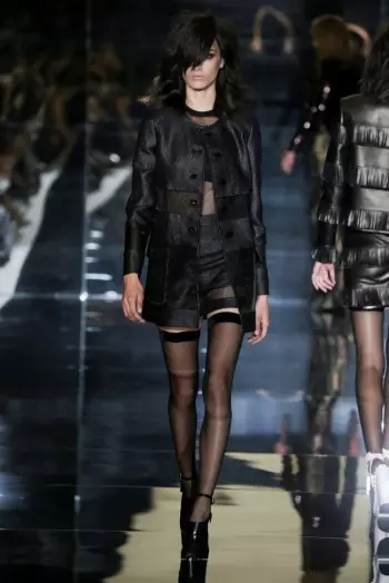 Ο Tom Ford Goes 90s Glam για την Άνοιξη του 2015